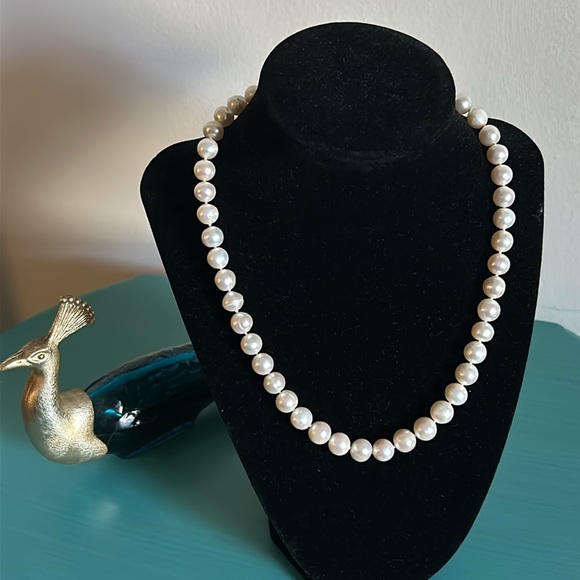 Classically Elegant Cultured Freshwater White Luster Pearl 18” Strand Necklace - Picture 5 of 5